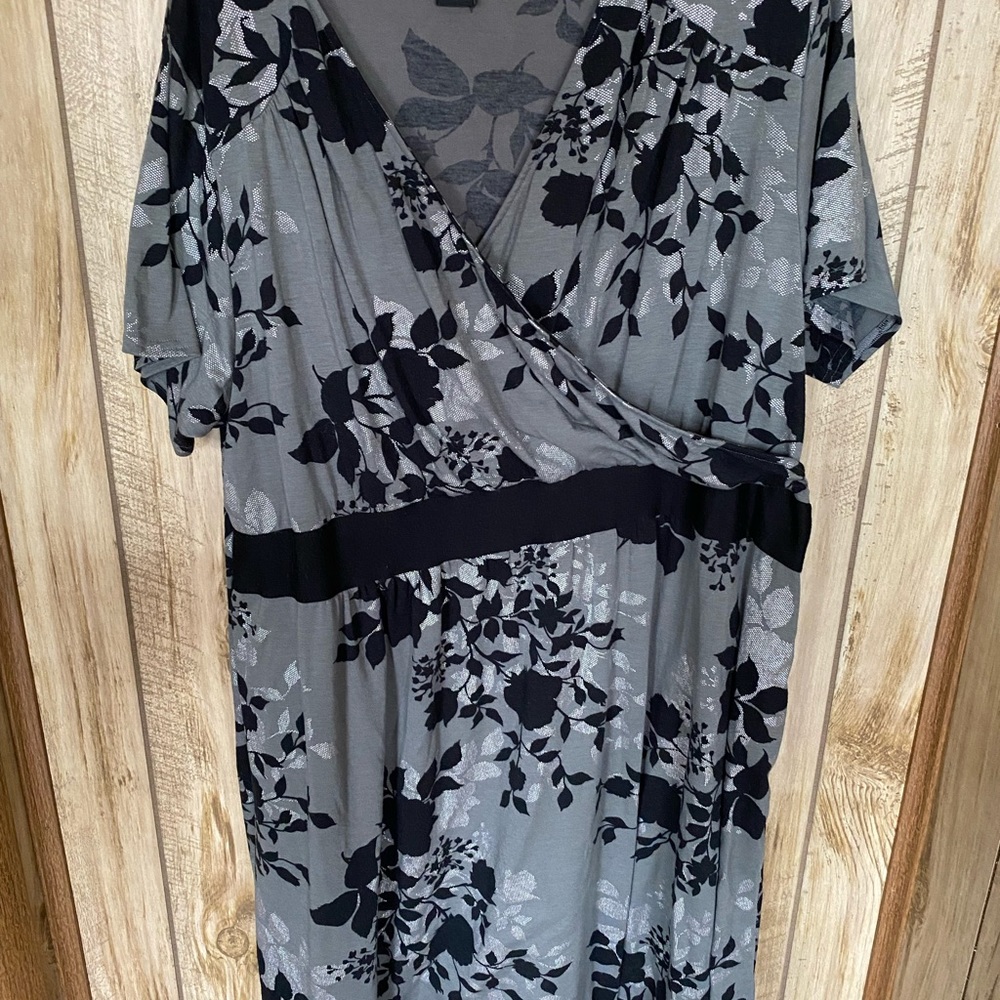 Grey short sleeve maxi with silver embellishments